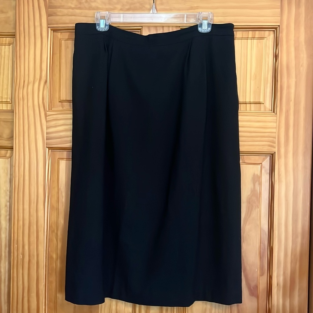Sassoon Black Lined 100% Wool Skirt with Pockets [Size 16]